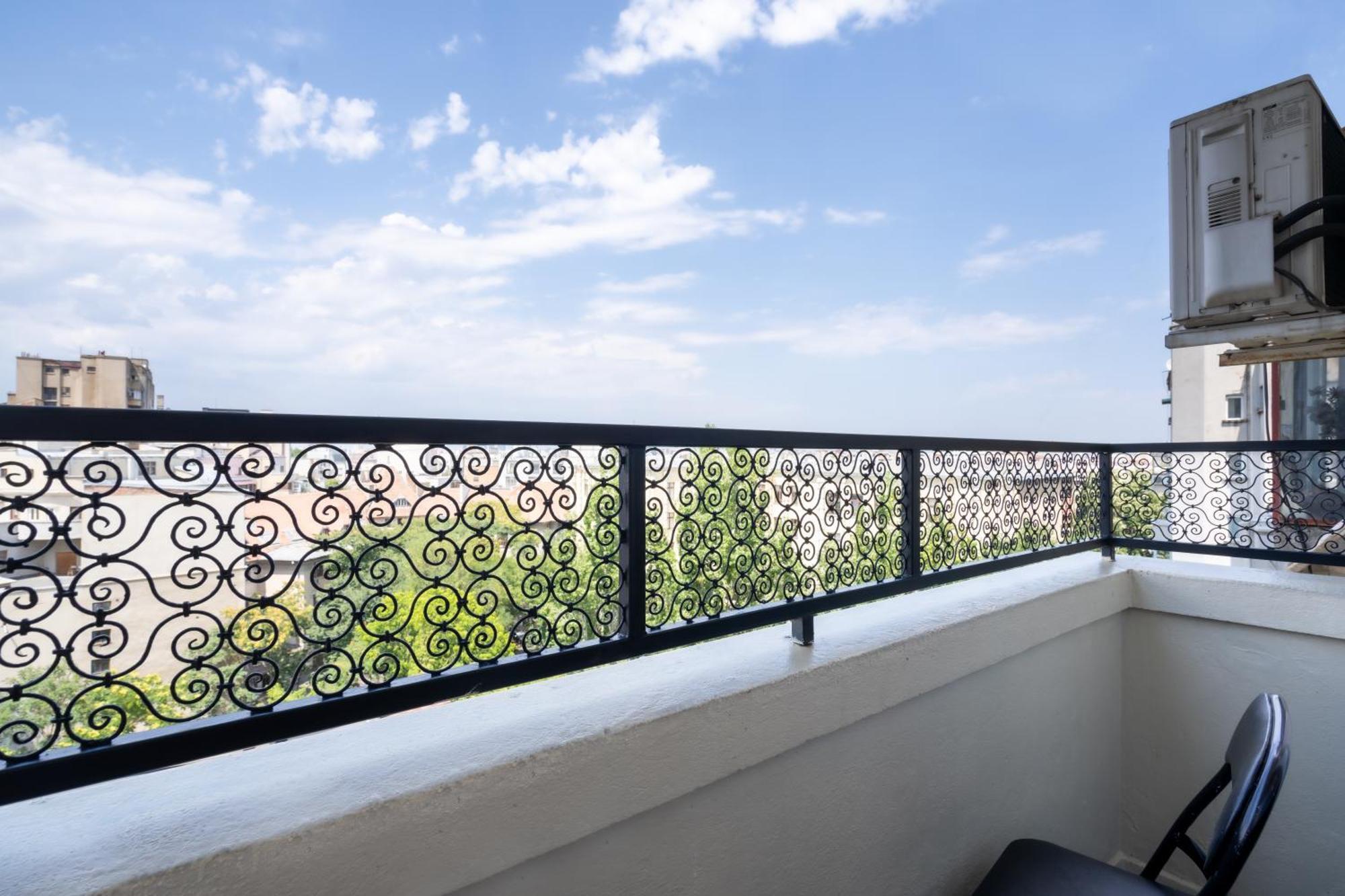 Downtown By Urbanesq Apartment Bucureşti Ngoại thất bức ảnh